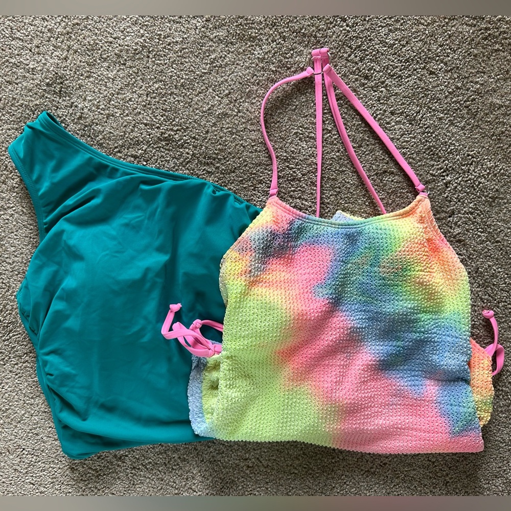 2 Women’s One Piece Swimsuits